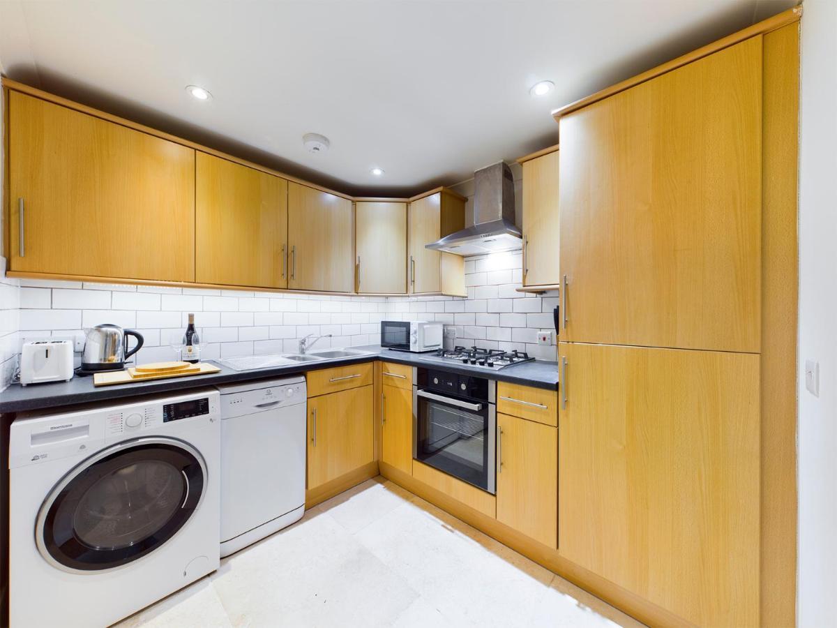 Redhill Town Centre Apartment By Livingo Redhill (Surrey) Exterior foto