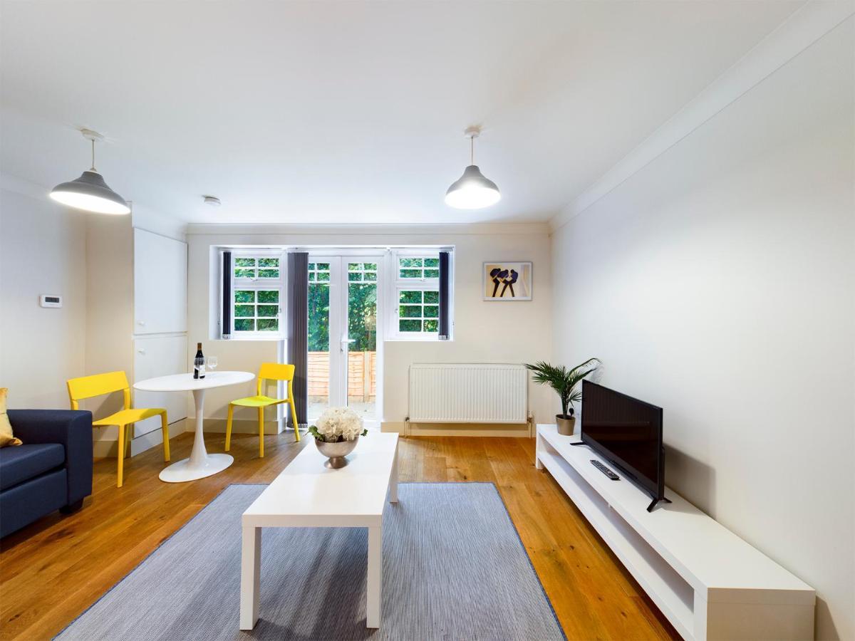 Redhill Town Centre Apartment By Livingo Redhill (Surrey) Exterior foto