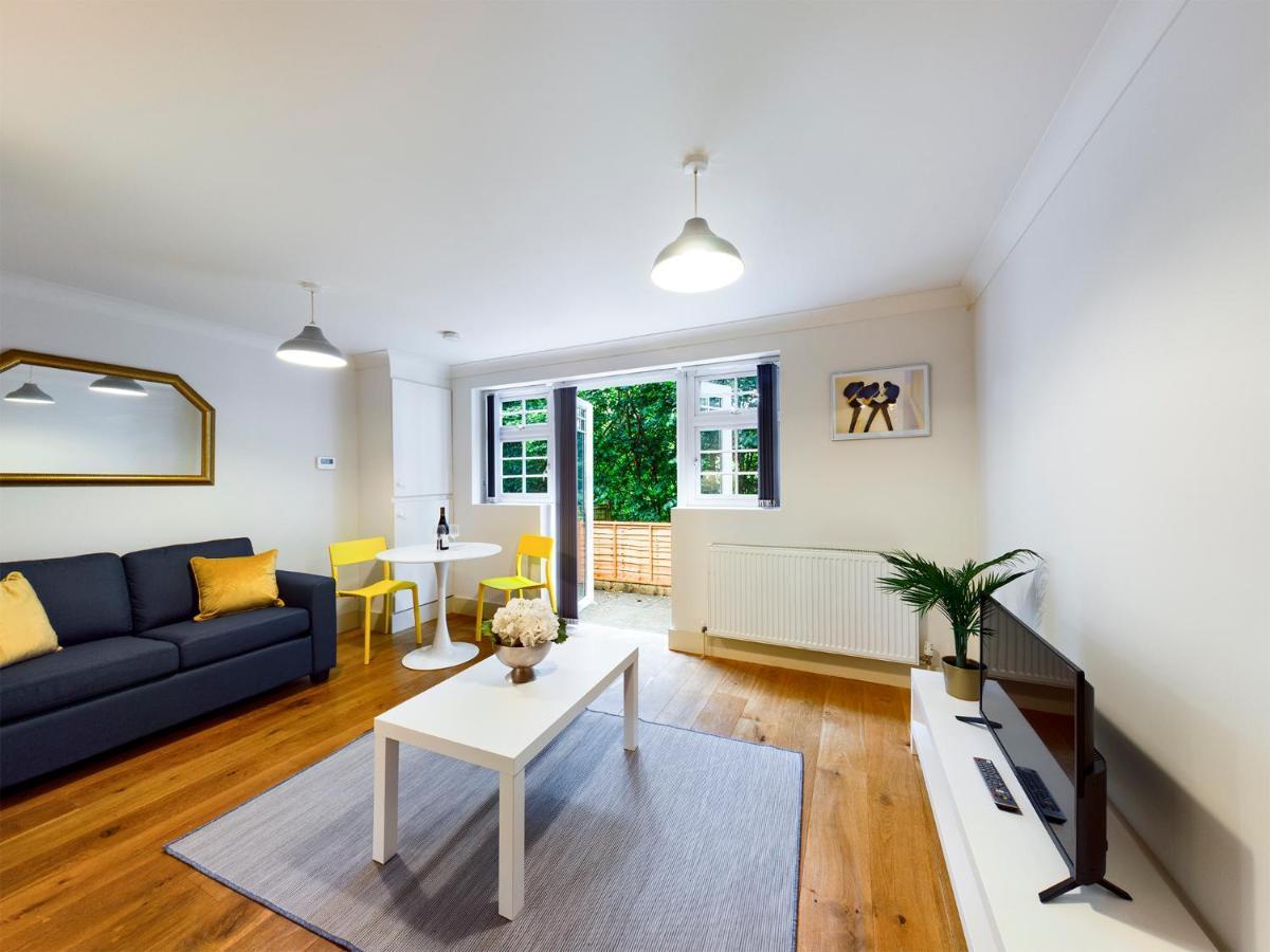 Redhill Town Centre Apartment By Livingo Redhill (Surrey) Exterior foto